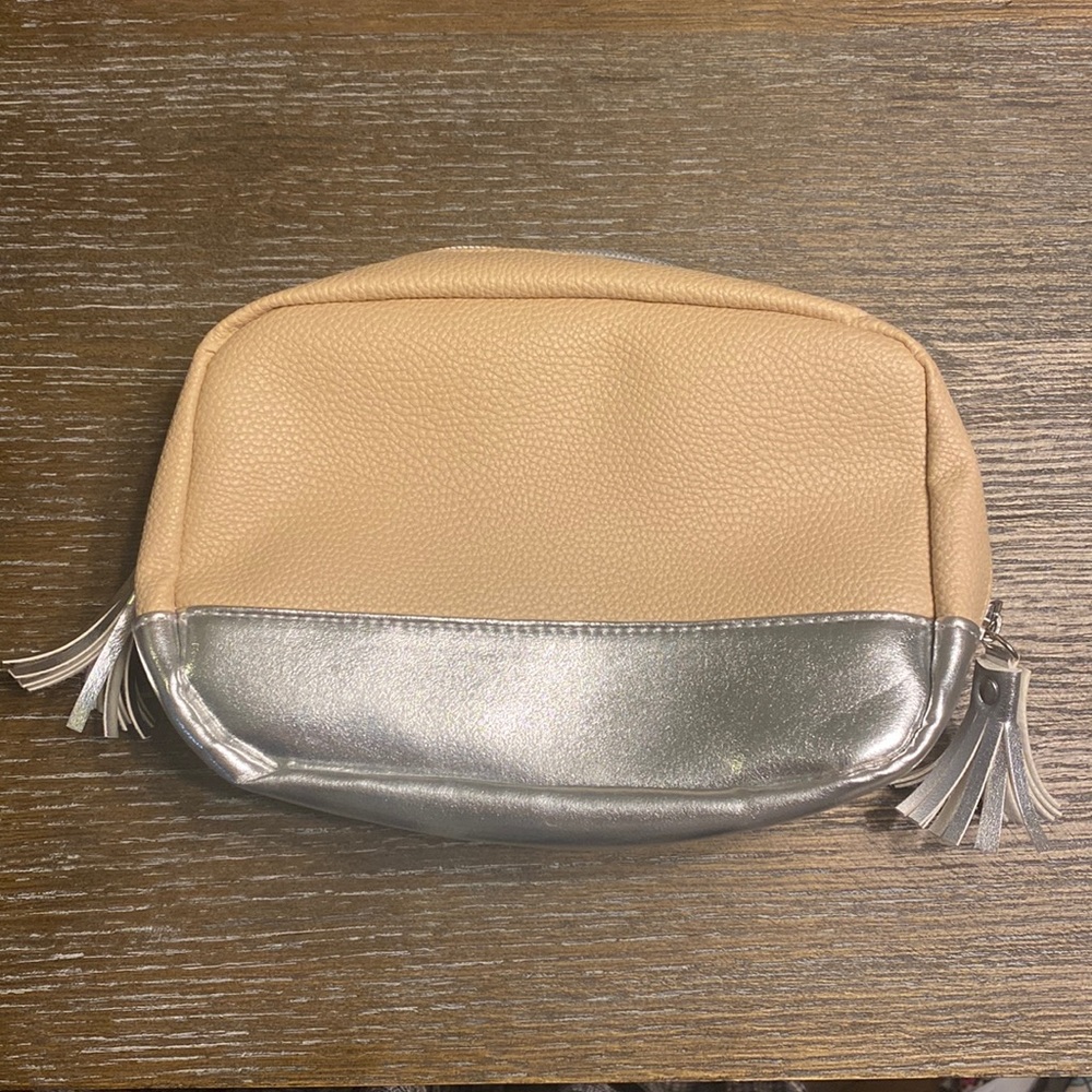 Cosmetic bag
